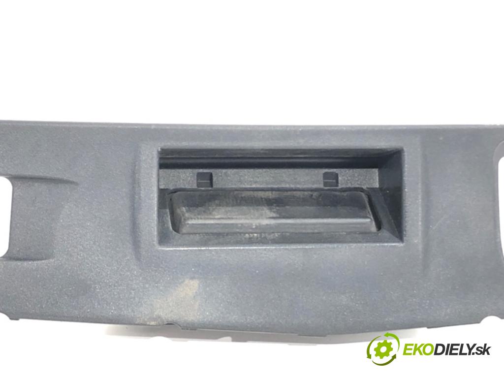 MERCEDES-BENZ W212 sedan 2014 150 kW E 300 Hybrid / BlueTEC Hybrid (212.098) 2143 Kľučka dverí zad