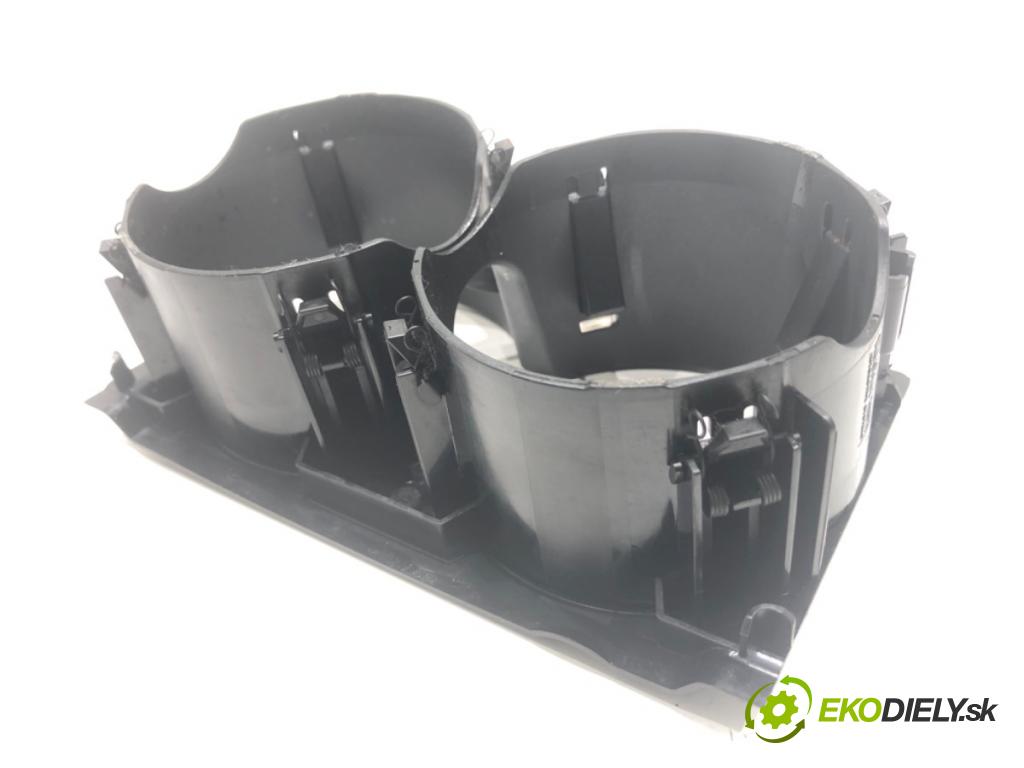 MERCEDES-BENZ W212 sedan 2014 150 kW E 300 Hybrid / BlueTEC Hybrid (212.098) 2143 Držiak na nápoje A2126800110 (Držiak (úchyt) na nápoje)