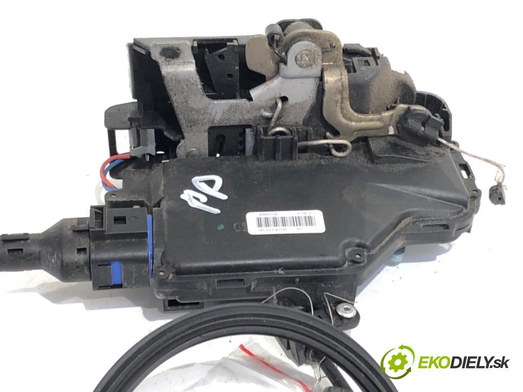 VW CADDY III Nadwozie pełne/minivan 2006 75 kW 1.6 1595 zámok dveře pravý přední část 3D1837016