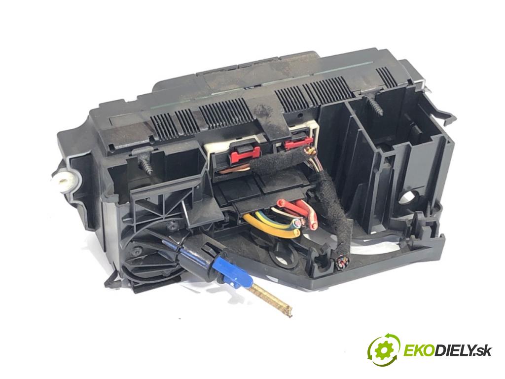 VW CADDY III Nadwozie pełne/minivan 2006 75 kW 1.6 1595 Panel ovládania kúrenia  (Prepínacie páčky pod volantom)