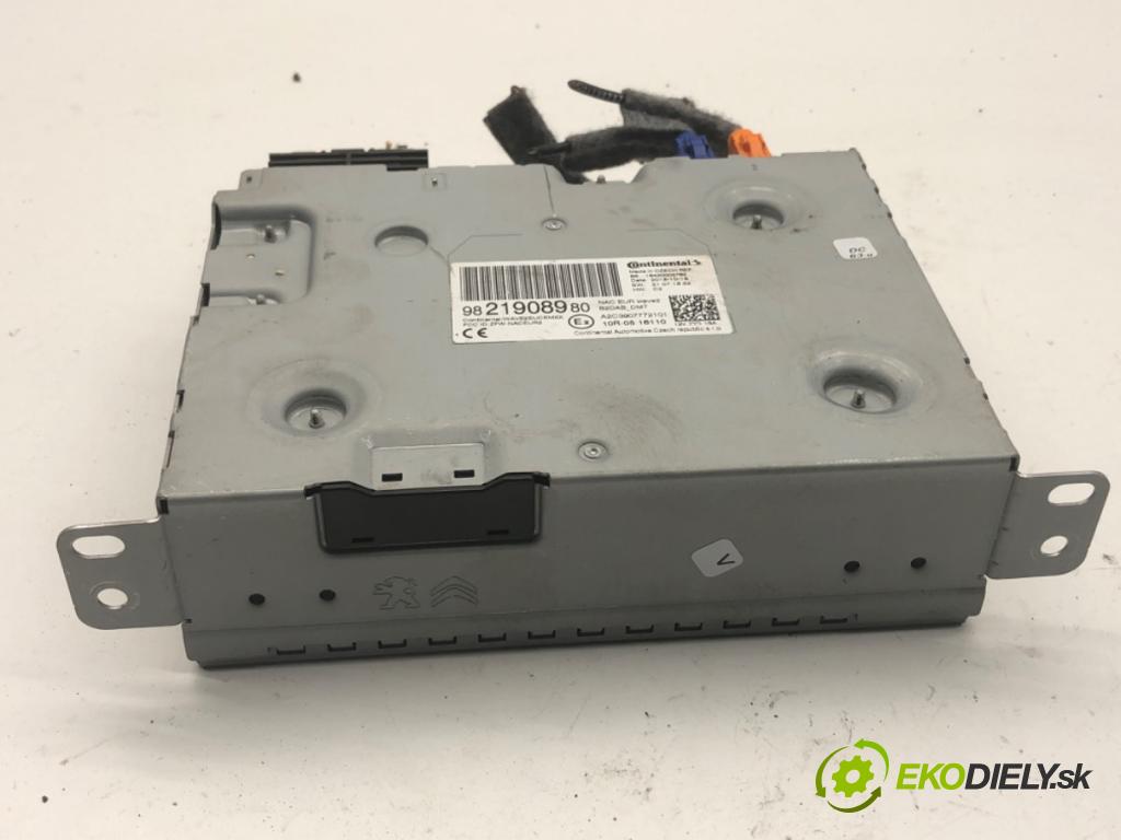 PEUGEOT 308 II liftback 2018 81 kW 1.2 THP 110 1199 RADIO 9821908980 (Audio zariadenie)