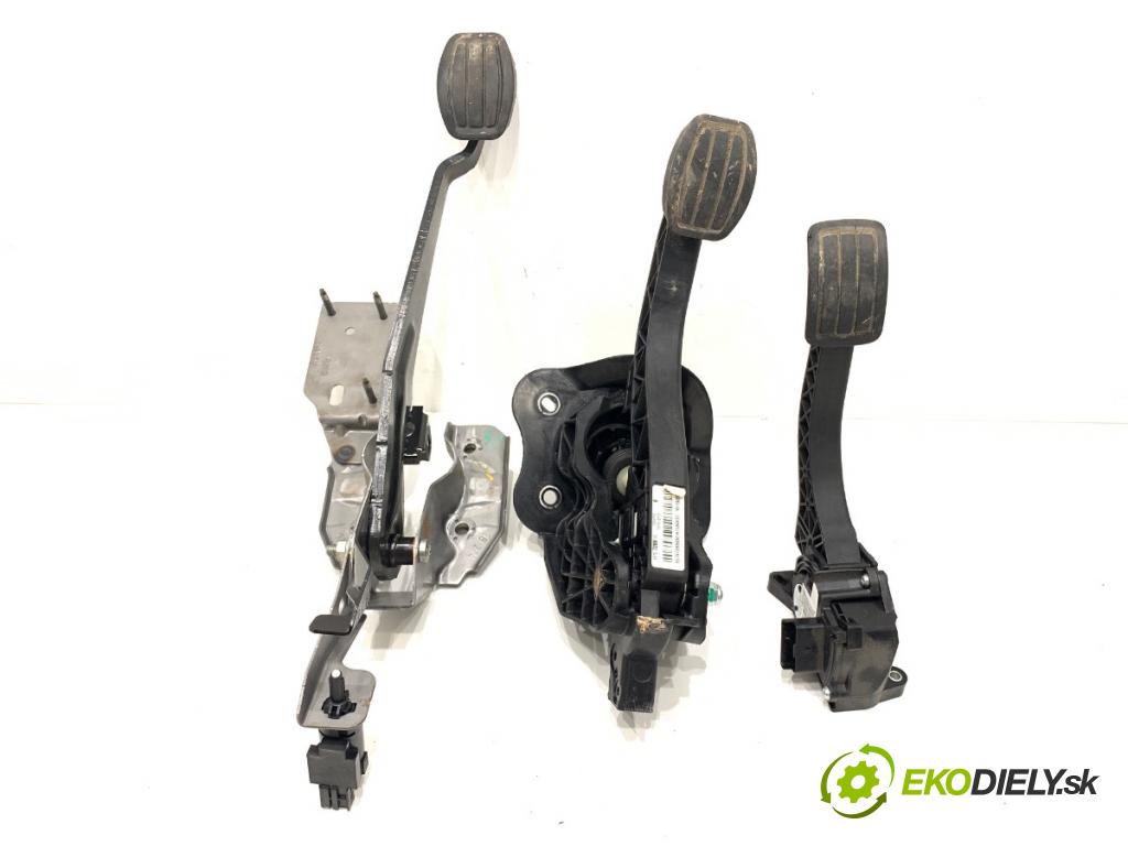 PEUGEOT 308 II liftback 2018 81 kW 1.2 THP 110 1199 PEDÁL: manuálne 9676728880 (Potenciometer plynového pedálu)