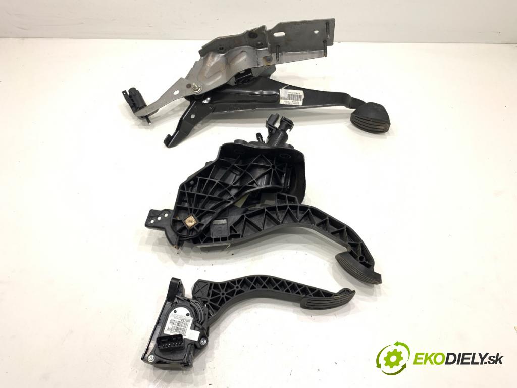 PEUGEOT 308 II liftback 2018 81 kW 1.2 THP 110 1199 PEDÁL: manuálne 9676728880 (Potenciometer plynového pedálu)