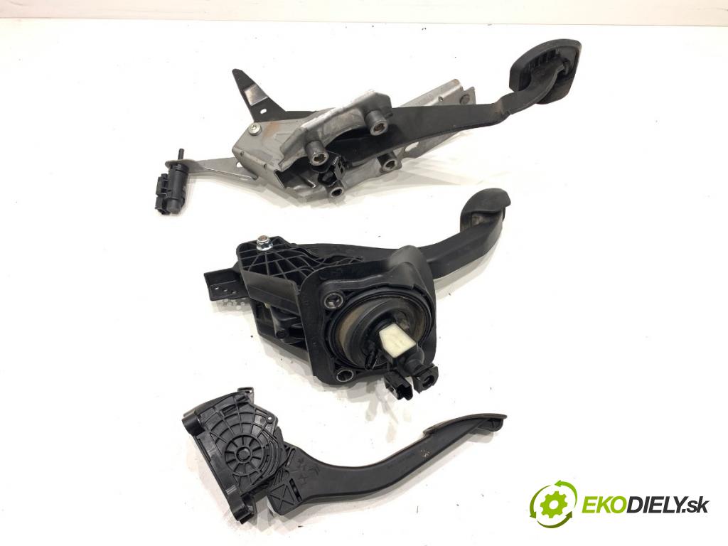 PEUGEOT 308 II liftback 2018 81 kW 1.2 THP 110 1199 PEDÁL: manuálne 9676728880 (Potenciometer plynového pedálu)