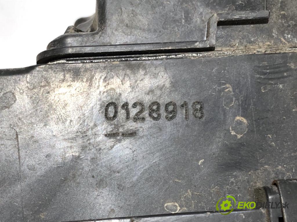 PEUGEOT 308 II liftback 2018 81 kW 1.2 THP 110 1199 Obal filtra vzduchu  (Obal vzduchového filtra)