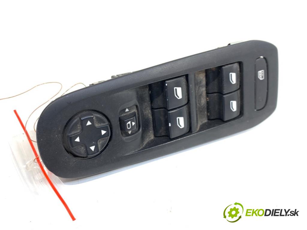 PEUGEOT 308 II liftback 2018 81 kW 1.2 THP 110 1199 Prepínač okien 96788264ZD (Prepínacie páčky pod volantom)
