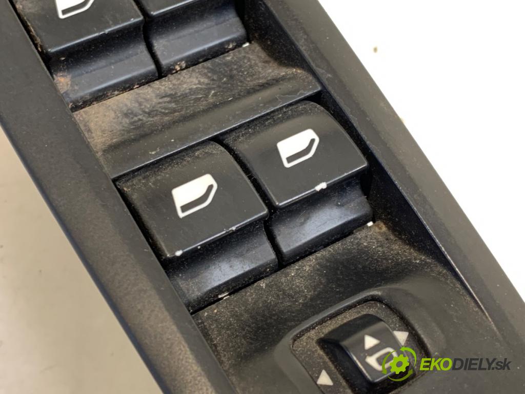 PEUGEOT 308 II liftback 2018 81 kW 1.2 THP 110 1199 Prepínač okien 96788264ZD (Prepínacie páčky pod volantom)