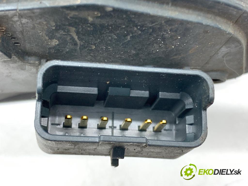 PEUGEOT 308 II liftback 2018 81 kW 1.2 THP 110 1199 Škrtiaca klapka 9801942080 (Škrtiaca klapka)