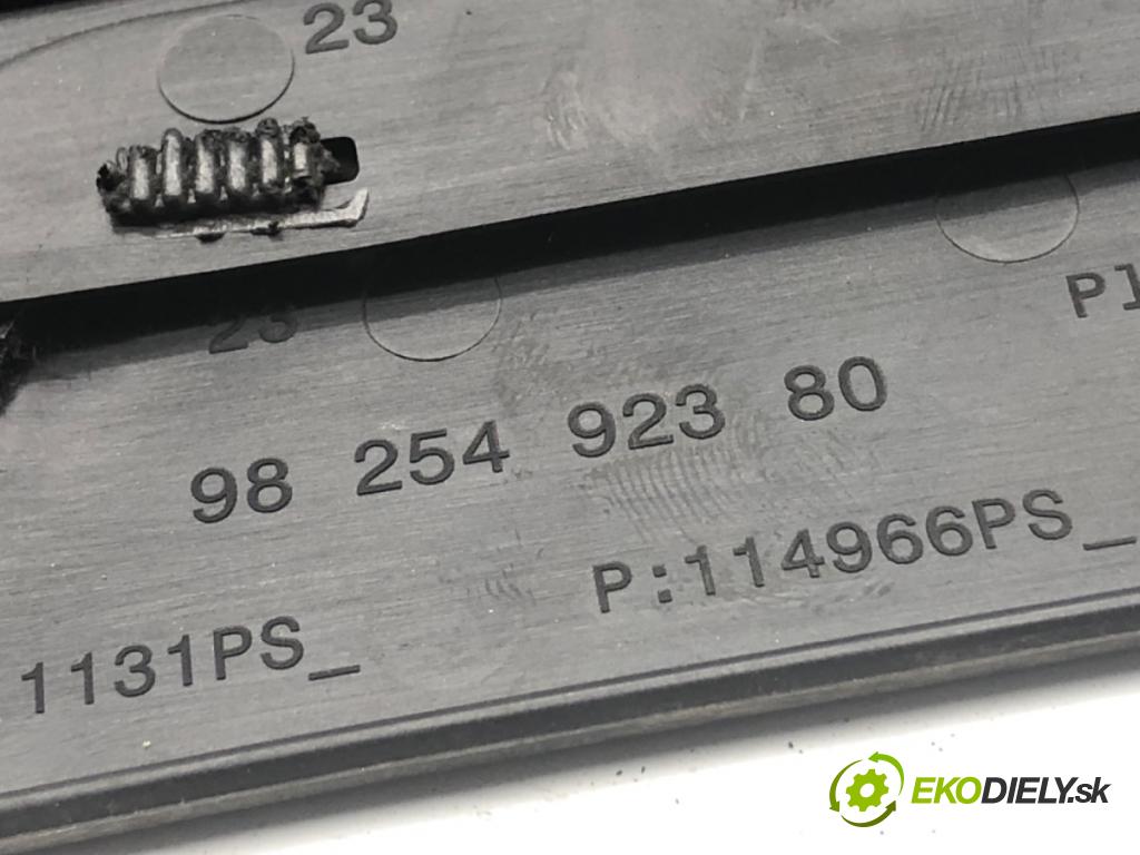 PEUGEOT 308 II liftback 2018 81 kW 1.2 THP 110 1199 Kryt Motor 9825492380 (Kryt motora)