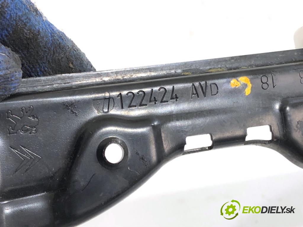 PEUGEOT 308 II liftback 2018 81 kW 1.2 THP 110 1199 mechanismus okna levý přední část 9825710380