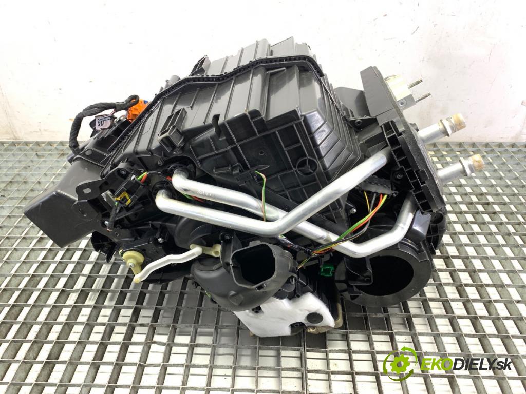 PEUGEOT 308 II liftback 2018 81 kW 1.2 THP 110 1199 topné těleso radiátor topení KOMBAJN 9819556080