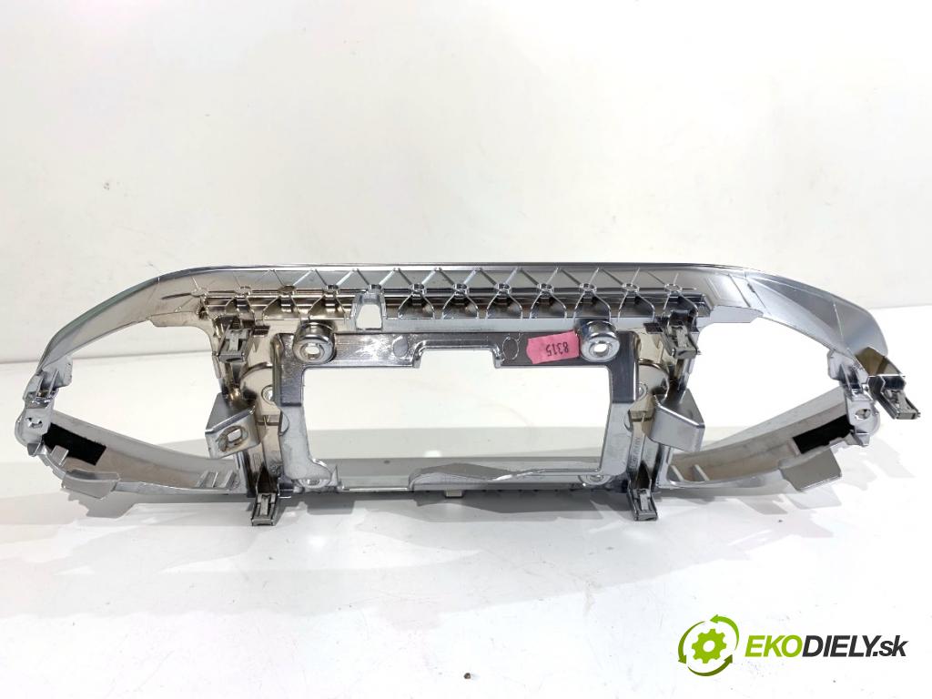 PEUGEOT 308 II liftback 2018 81 kW 1.2 THP 110 1199 rámeček DISPLEJ: 98075499VV