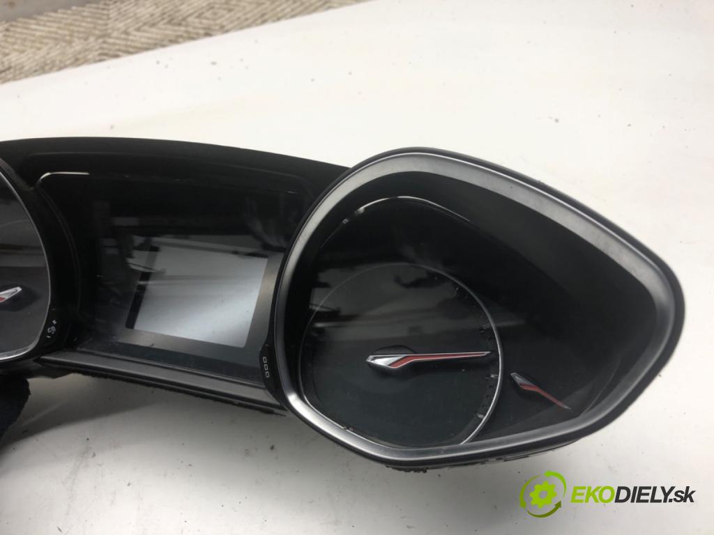 PEUGEOT 308 II liftback 2018 81 kW 1.2 THP 110 1199 Prístrojovka 9825206280 (Prístrojová doska)