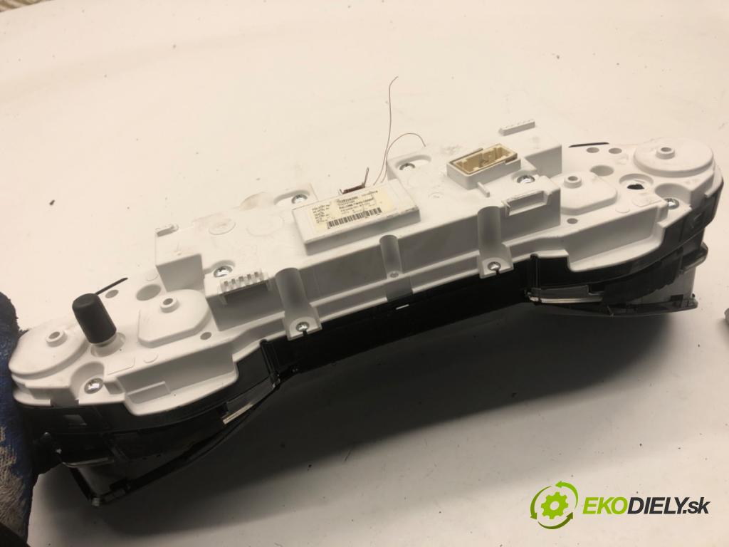 PEUGEOT 308 II liftback 2018 81 kW 1.2 THP 110 1199 Prístrojovka 9825206280 (Prístrojová doska)