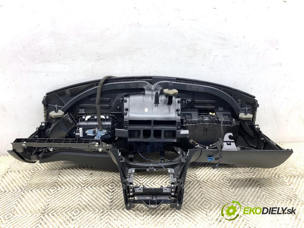PEUGEOT 308 II liftback 2018 81 kW 1.2 THP 110 1199 palubní doska POLŠTÁŘ: spolujezdce 9677564880