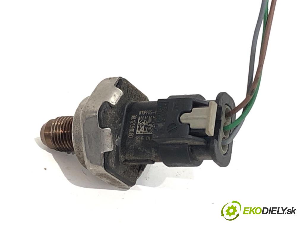 PEUGEOT 308 II liftback 2018 81 kW 1.2 THP 110 1199 Snímač tlaku paliva 9812191080 (Snímač)