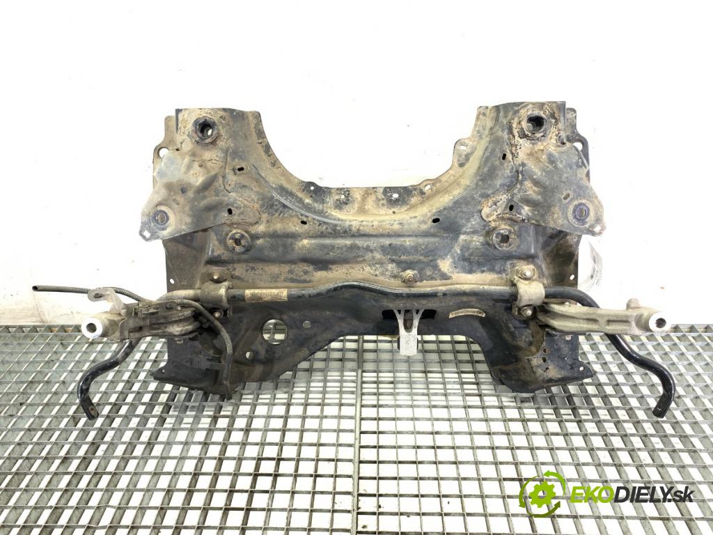 PEUGEOT 308 II liftback 2018 81 kW 1.2 THP 110 1199 výztuha pod motor  (Přední výztuha)