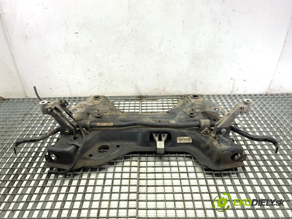 PEUGEOT 308 II liftback 2018 81 kW 1.2 THP 110 1199 výztuha pod motor  (Přední výztuha)