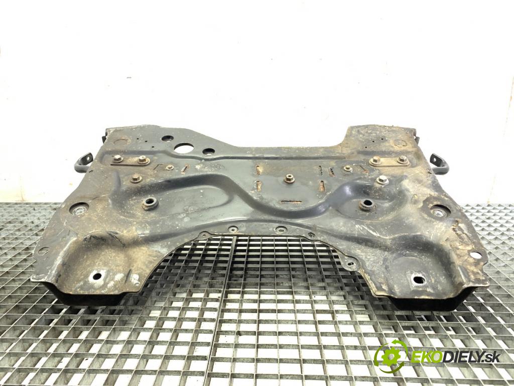 PEUGEOT 308 II liftback 2018 81 kW 1.2 THP 110 1199 výztuha pod motor  (Přední výztuha)