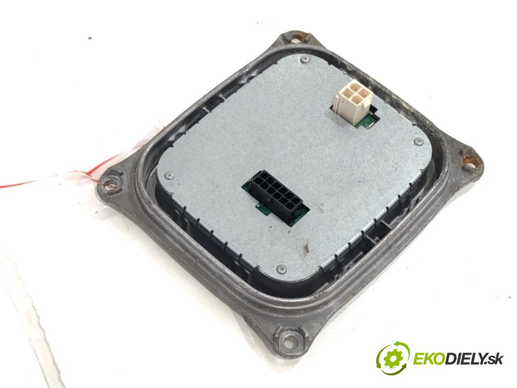 PEUGEOT 308 II liftback 2018 81 kW 1.2 THP 110 1199 Menič XENON 130732940400 (Riadiaca jednotka xenónu)