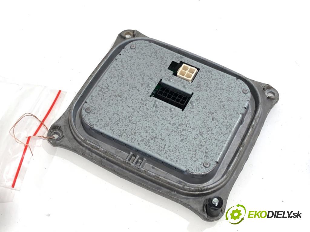 PEUGEOT 308 II liftback 2018 81 kW 1.2 THP 110 1199 Menič XENON 130732940300 (Riadiaca jednotka xenónu)