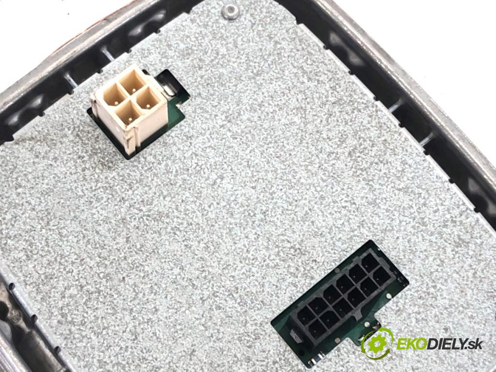 PEUGEOT 308 II liftback 2018 81 kW 1.2 THP 110 1199 Menič XENON 130732940400 (Riadiaca jednotka xenónu)