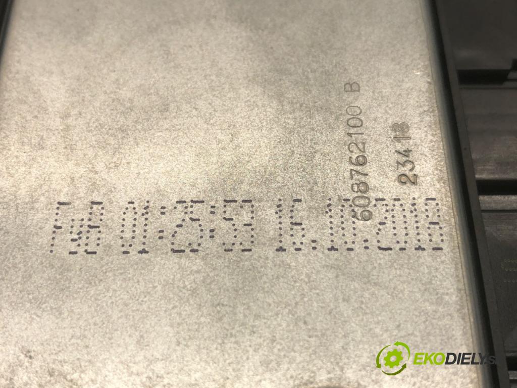 PEUGEOT 308 II liftback 2018 81 kW 1.2 THP 110 1199 senzor airbag 9807568180 (Snímač)