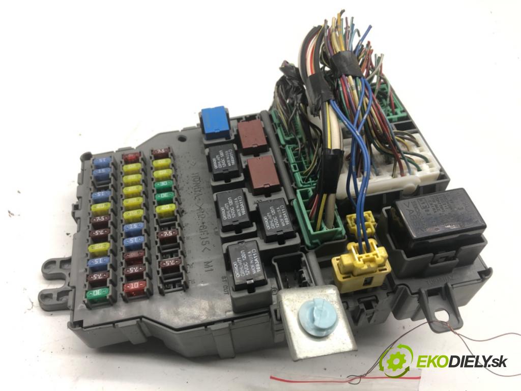 ACURA TL sedan 2004 198 kW 3.2 S 3210 modul BSI  (Pojistková skříňka)