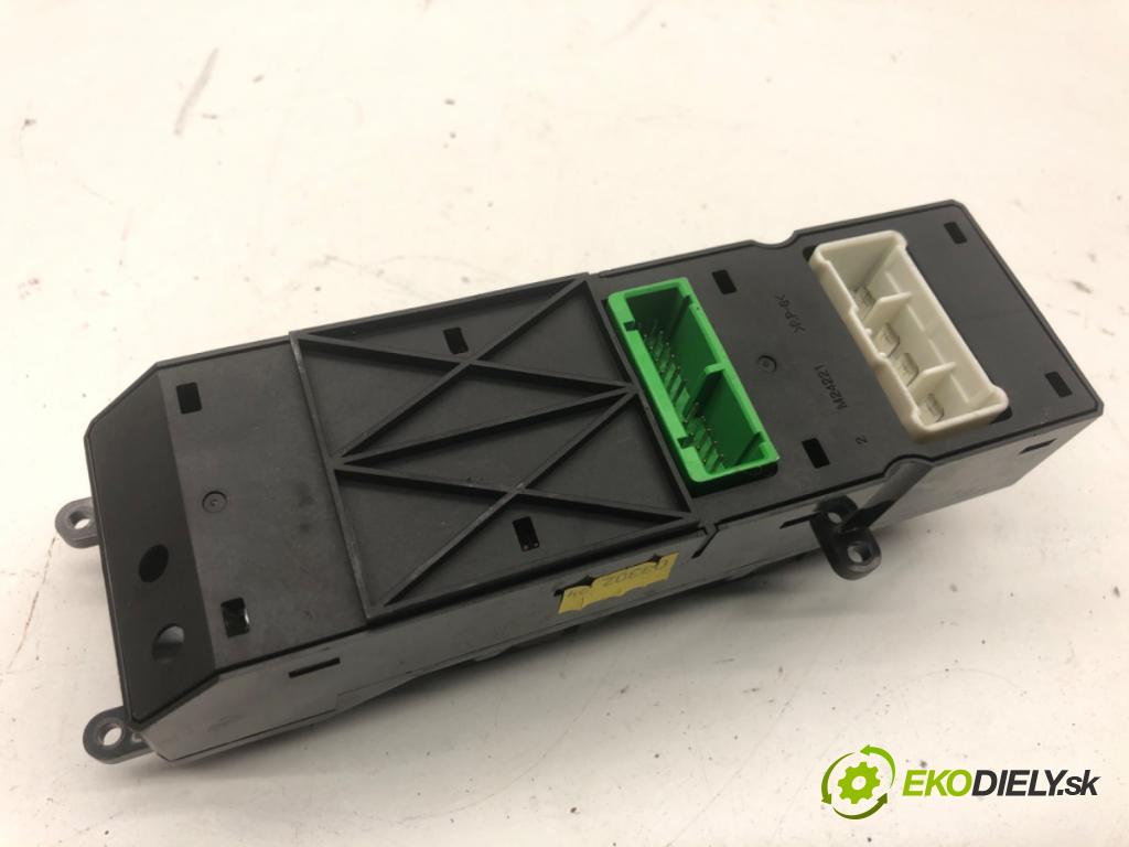 ACURA TL sedan 2004 198 kW 3.2 S 3210 Prepínač okien  (Prepínacie páčky pod volantom)