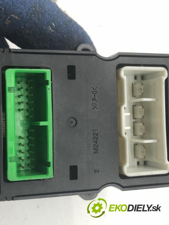 ACURA TL sedan 2004 198 kW 3.2 S 3210 Prepínač okien  (Prepínacie páčky pod volantom)