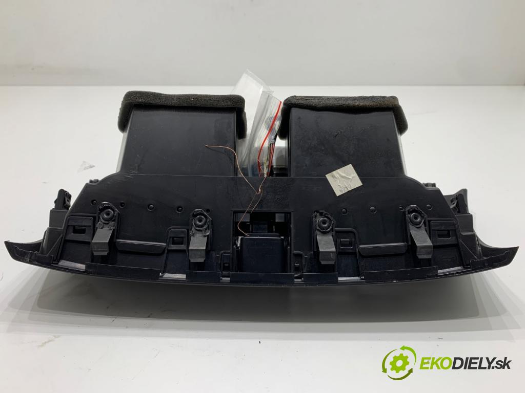 ACURA TL sedan 2004 198 kW 3.2 S 3210 mří topení přední část