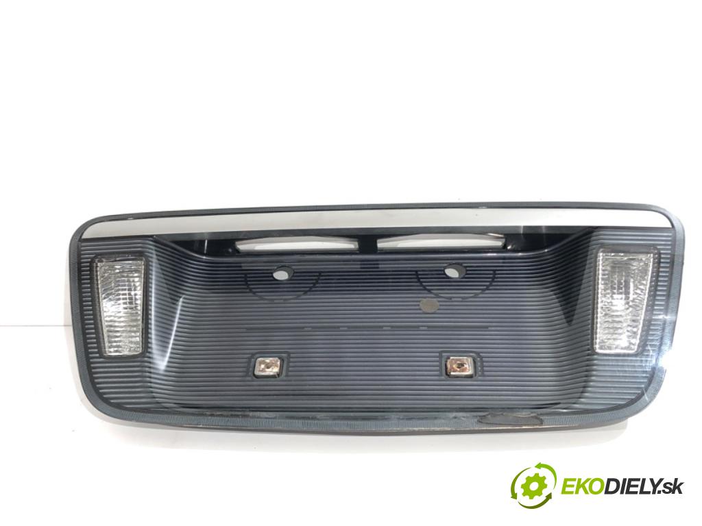 ACURA TL sedan 2004 198 kW 3.2 S 3210 zadní část - čelo dveří zadní část 
