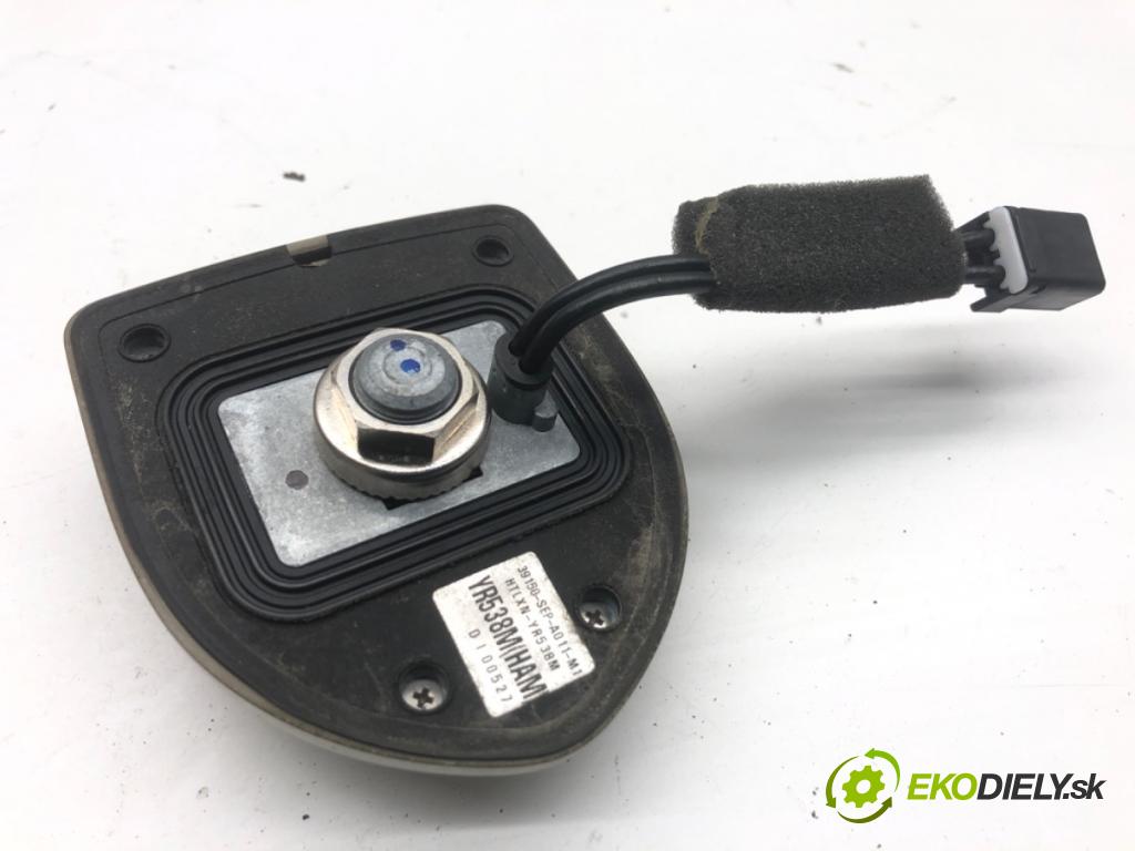ACURA TL sedan 2004 198 kW 3.2 S 3210 ANTENA 39150-SEP-A011-M1