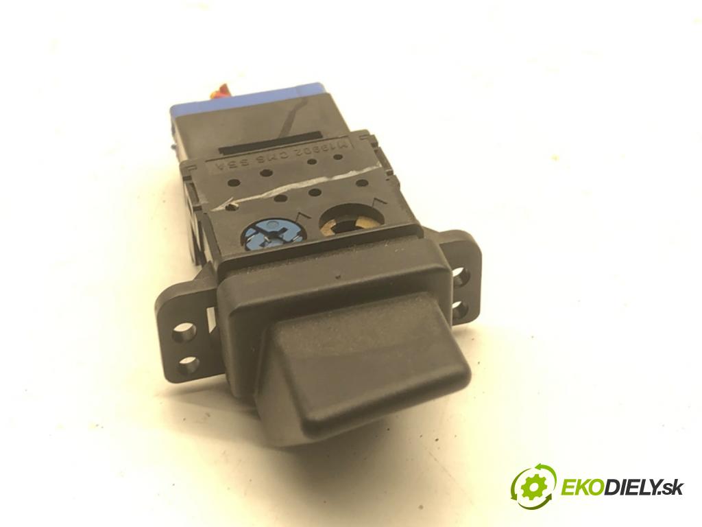 ACURA TL sedan 2004 198 kW 3.2 S 3210 Prepínač otvárania dverí M24111 M19902 (Prepínacie páčky pod volantom)