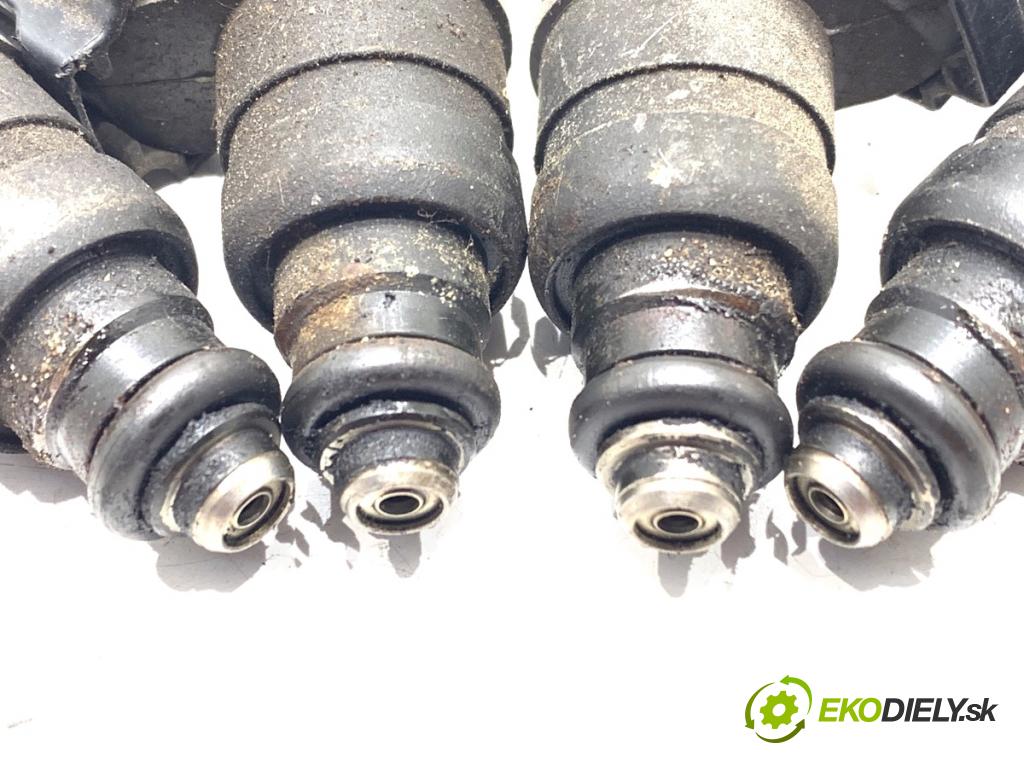 VW PASSAT B5 FL sedan 2004 96 kW 1.9 TDI 1896 vstrekovače 06A906031BT