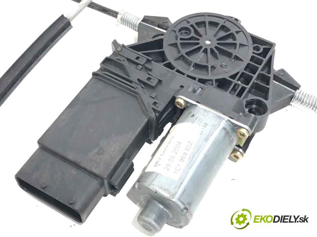VW PASSAT B5 FL sedan 2004 96 kW 1.9 TDI 1896 mechanismus okna pravý přední část 0130821694