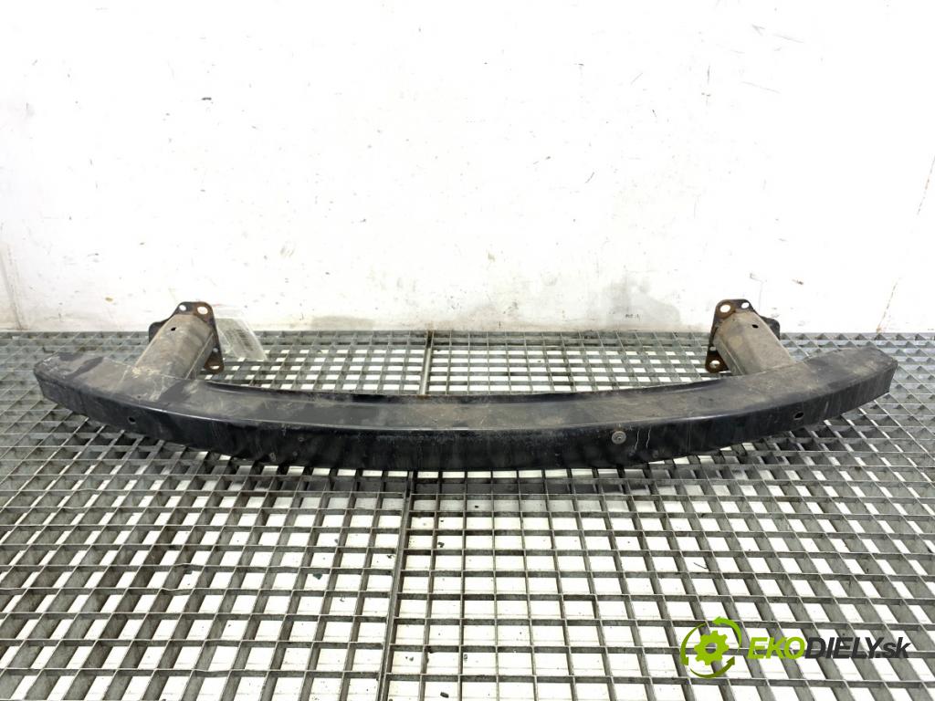 VW PASSAT B5 FL sedan 2004 96 kW 1.9 TDI 1896 výztuha nárazníka přední část  (Přední výztuha)