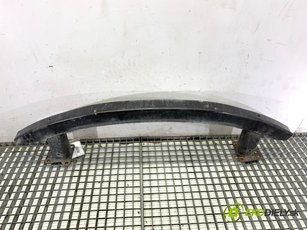 VW PASSAT B5 FL sedan 2004 96 kW 1.9 TDI 1896 výztuha nárazníka přední část  (Přední výztuha)