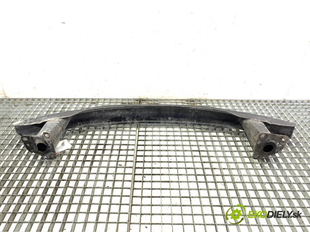 VW PASSAT B5 FL sedan 2004 96 kW 1.9 TDI 1896 výztuha nárazníka přední část  (Přední výztuha)