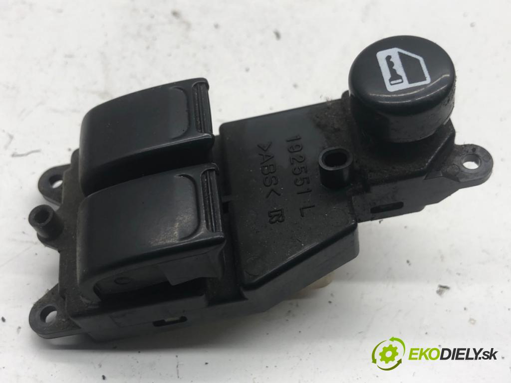 SUZUKI WAGON R+ liftback 2004 69 kW 1.3 (RB 413) 1328 Prepínač okien  (Prepínacie páčky pod volantom)