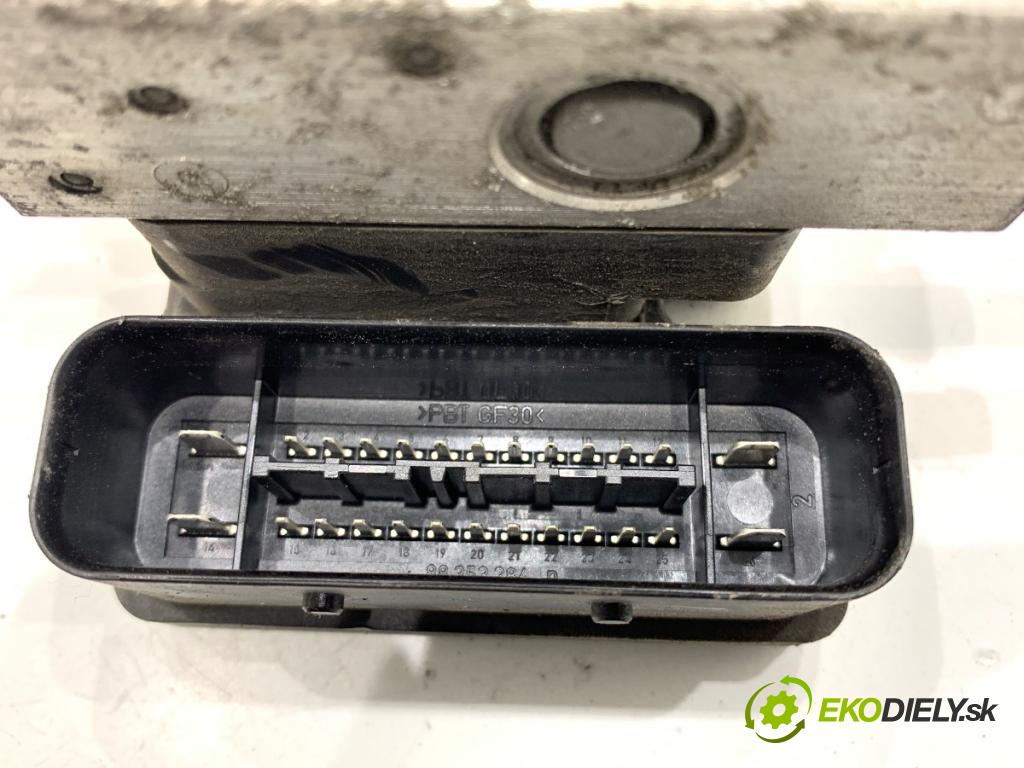 SUZUKI WAGON R+ liftback 2004 69 kW 1.3 (RB 413) 1328 Pumpa ABS 5WK84118 (Pumpa ABS)