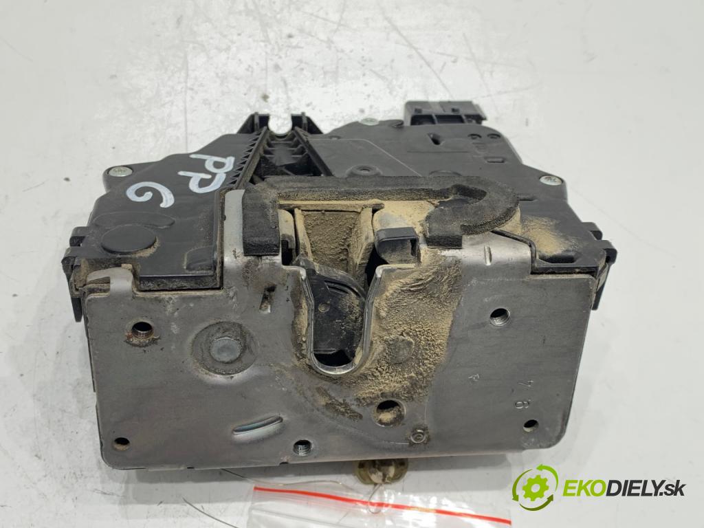 FIAT GRANDE PUNTO liftback 2007 57 kW 1.4 (199AXB11, 199AXB1A, 199BXB1A, 199AXL1A) 1368 zámok dveře pravý přední část 51797562