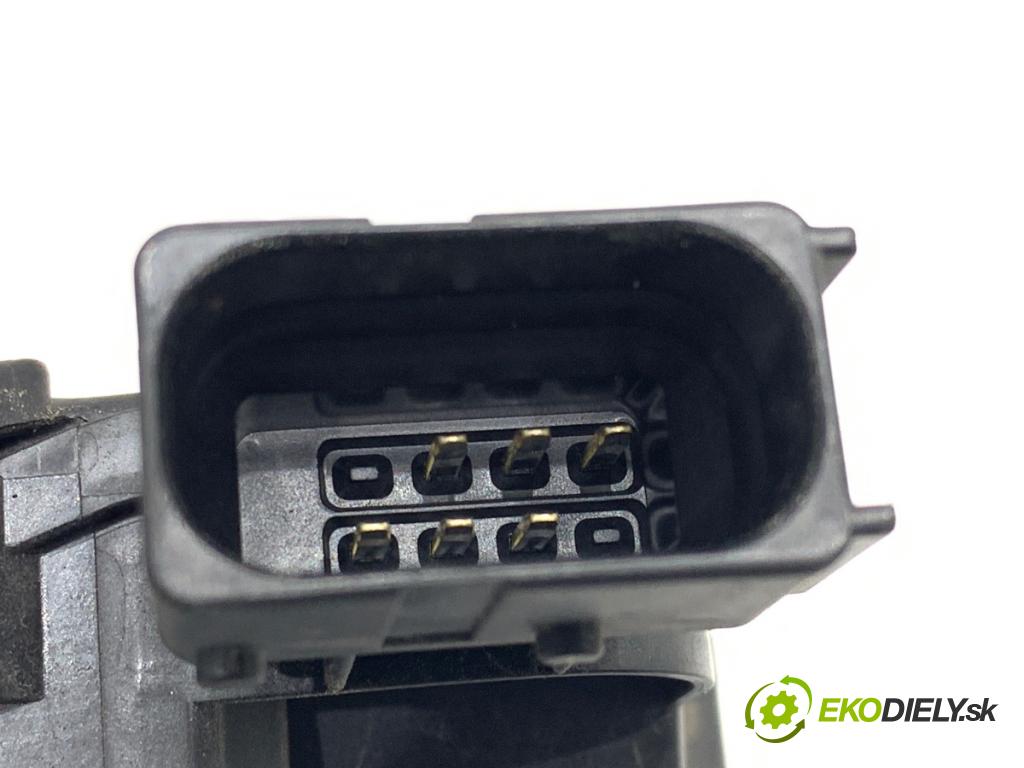 FIAT GRANDE PUNTO liftback 2007 57 kW 1.4 (199AXB11, 199AXB1A, 199BXB1A, 199AXL1A) 1368 zámok dveře levý přední část 51797561