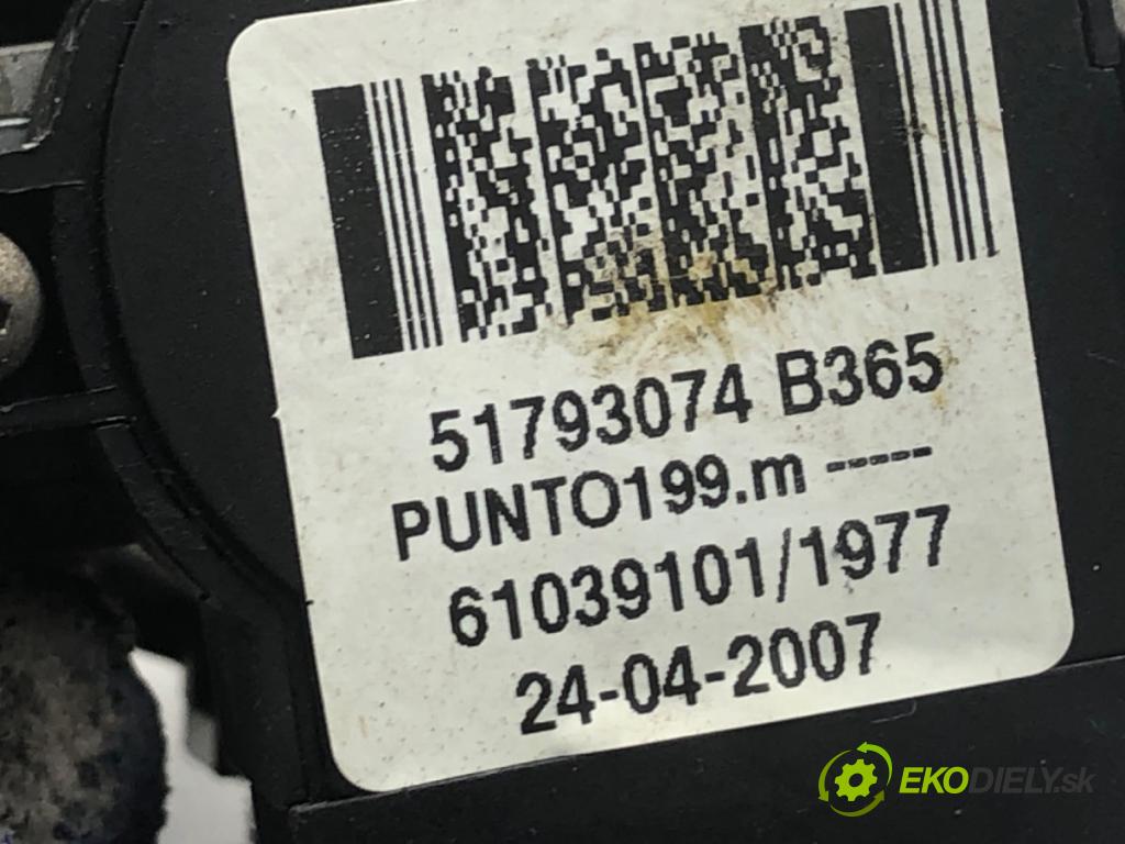 FIAT GRANDE PUNTO liftback 2007 57 kW 1.4 (199AXB11, 199AXB1A, 199BXB1A, 199AXL1A) 1368 spinačka 51793074 (Spínacia skrinka)