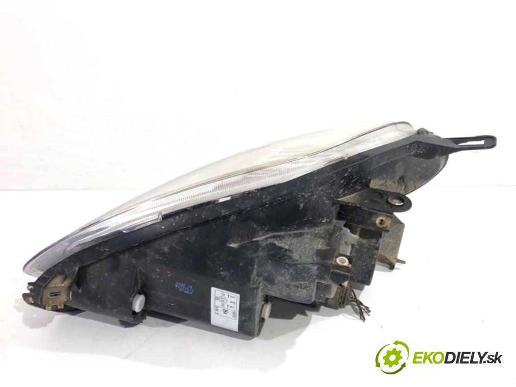 FIAT GRANDE PUNTO liftback 2007 57 kW 1.4 (199AXB11, 199AXB1A, 199BXB1A, 199AXL1A) 1368 světlomet pravý přední část