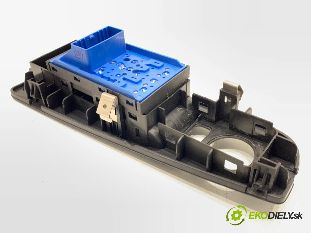 FIAT GRANDE PUNTO liftback 2007 57 kW 1.4 (199AXB11, 199AXB1A, 199BXB1A, 199AXL1A) 1368 Prepínač okien 735423371 (Prepínacie páčky pod volantom)