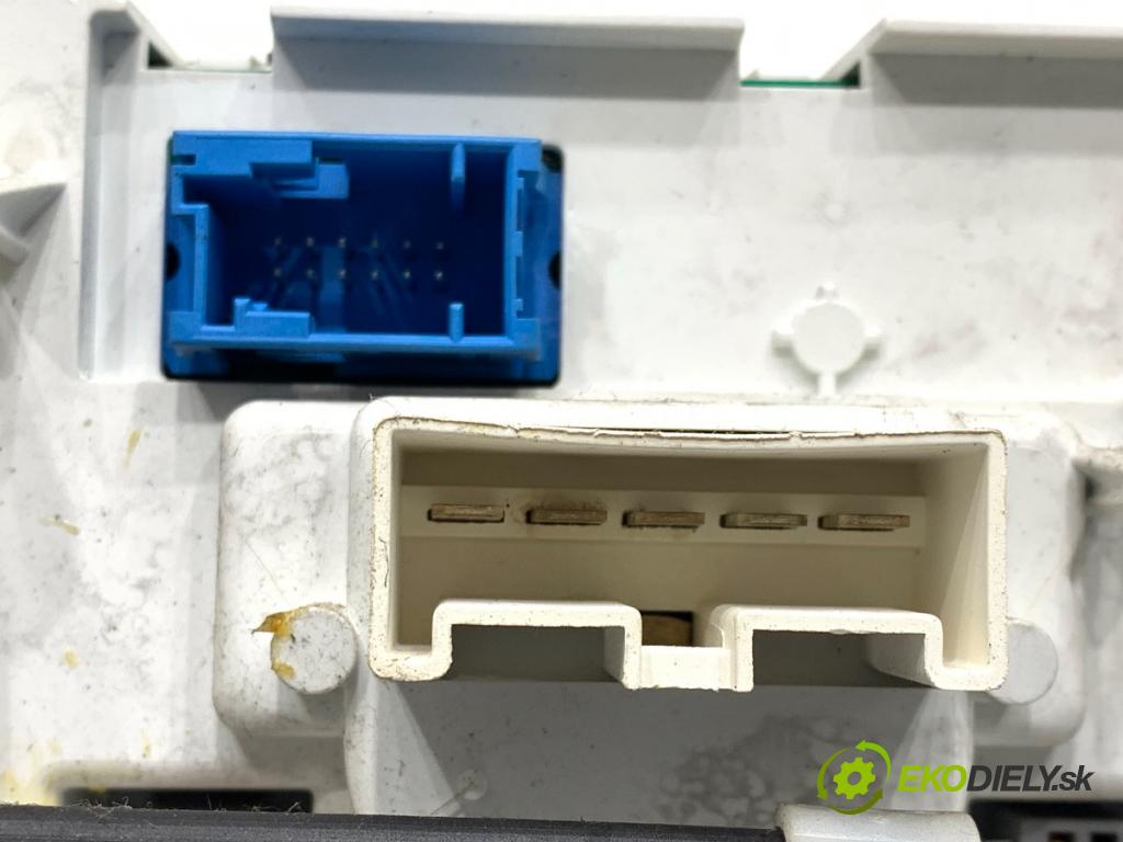 FIAT GRANDE PUNTO liftback 2007 57 kW 1.4 (199AXB11, 199AXB1A, 199BXB1A, 199AXL1A) 1368 Panel ovládania kúrenia  (Prepínacie páčky pod volantom)