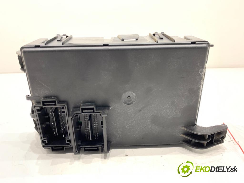 FIAT GRANDE PUNTO liftback 2007 57 kW 1.4 (199AXB11, 199AXB1A, 199BXB1A, 199AXL1A) 1368 modul BSI 00517986150 (Pojistková skříňka)