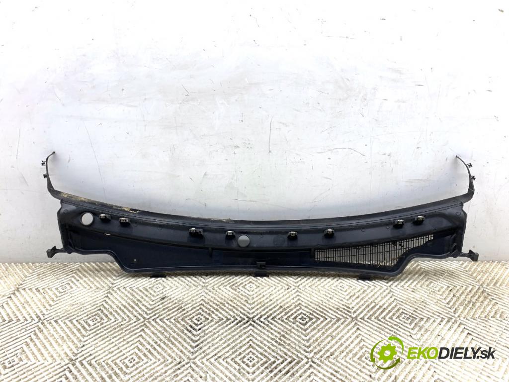 JEEP GRAND CHEROKEE WK SUV 2012 177 kW 3.0 CRD V6 4x4 2987 Torpédo, plast pod čelné okno 55079197A (Torpédo (plast pod čelným sklom))