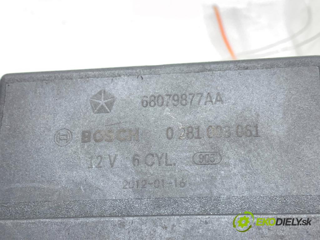 JEEP GRAND CHEROKEE WK SUV 2012 177 kW 3.0 CRD V6 4x4 2987 relé sviečok žhavenia 68079877AA (Relé)